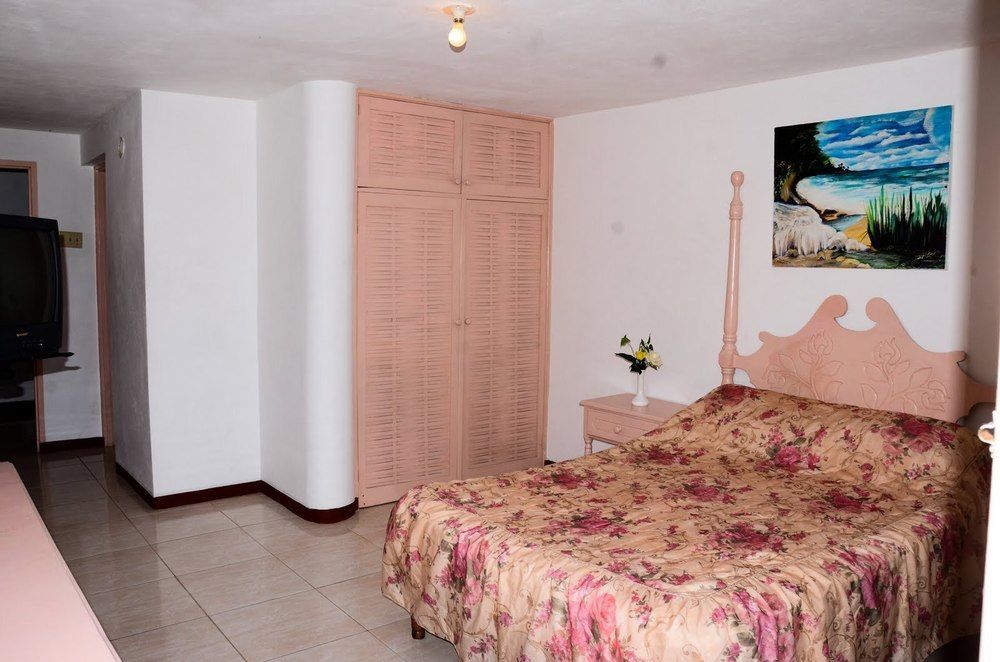 Marine View Hotel Ocho Ríos Extérieur photo