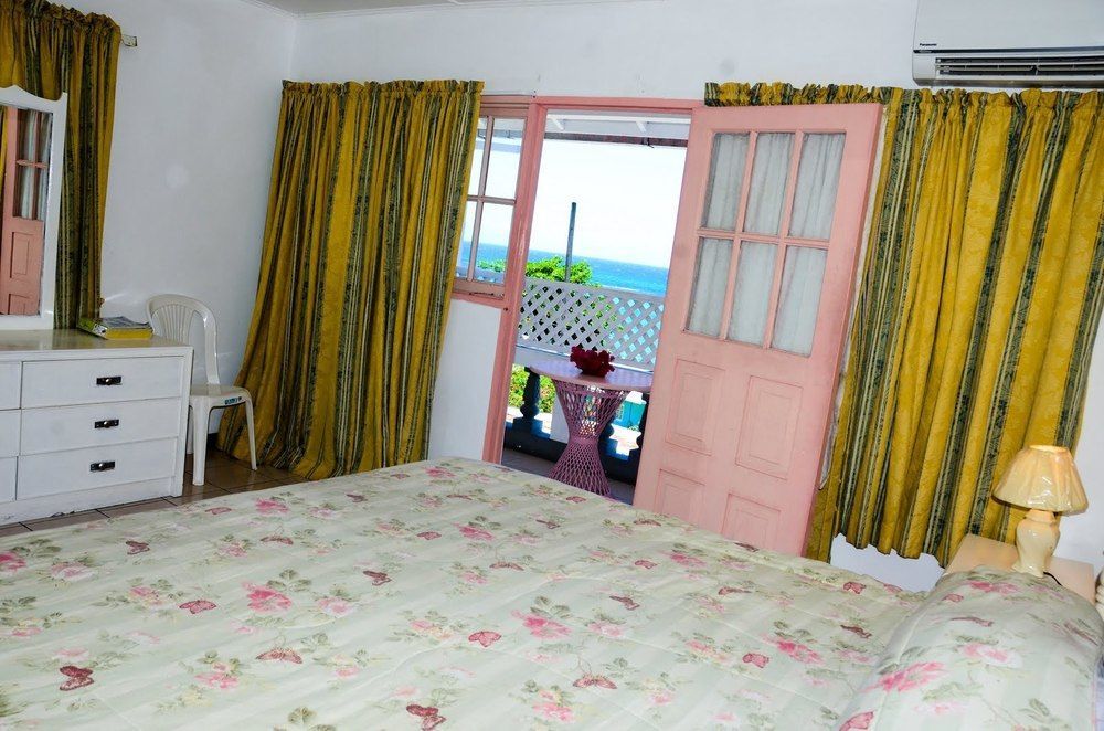 Marine View Hotel Ocho Ríos Extérieur photo